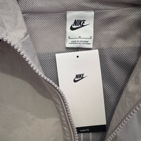 Nike Air Men's Gray and Black Full Zip Woven Jacket Medium NWT - Picture 4 of 10